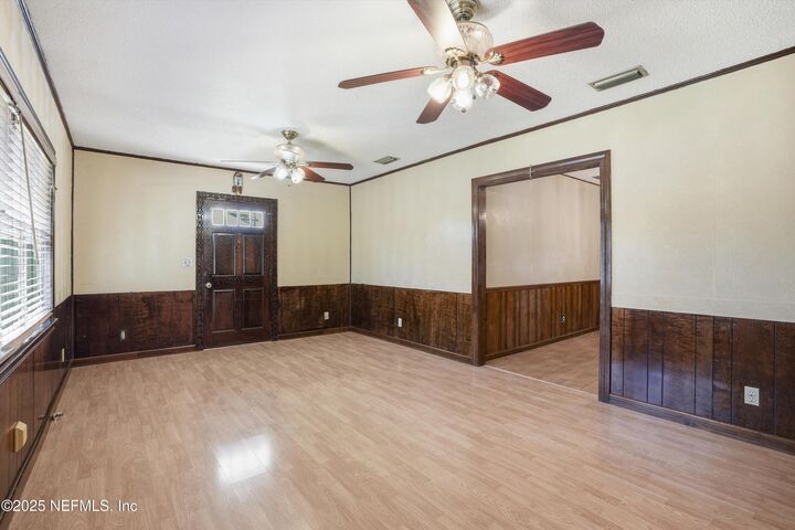 Property Photo: 1546 River Hills Circle W FL 32211