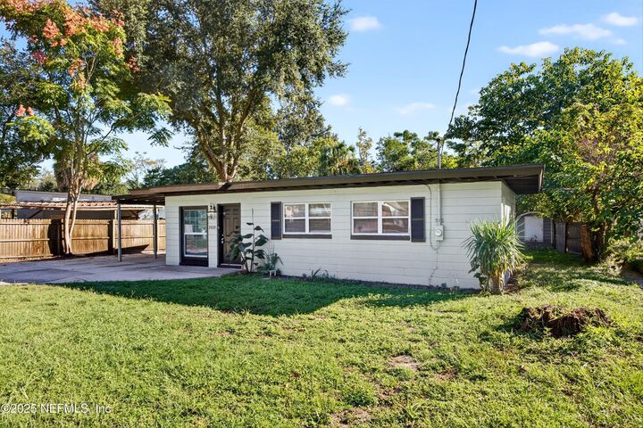 Property Photo: 1458 Domas Drive FL 32211