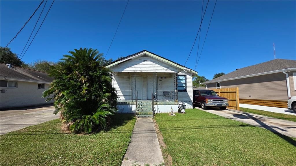 Property Photo: 2800-2802 Plaza Drive LA 70043