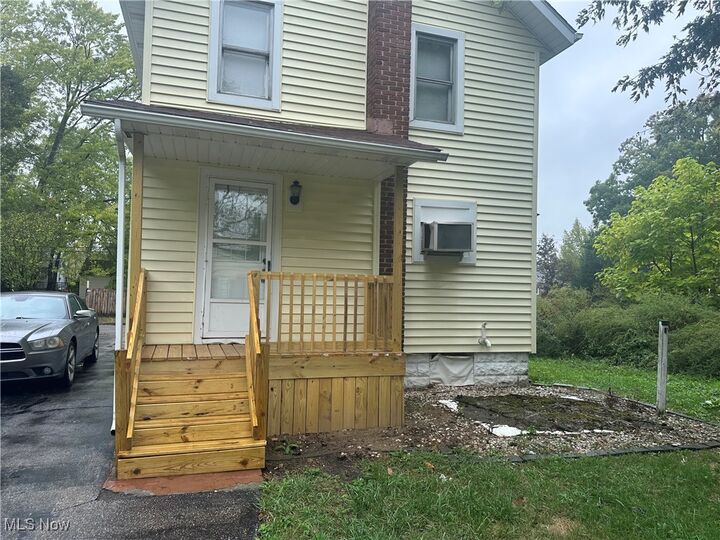 Property Photo: 835 Inman Street OH 44306