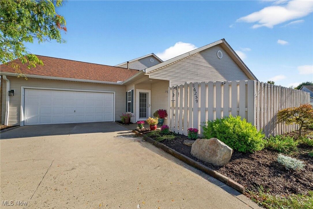Property Photo: 16259 Emerald Point OH 44130