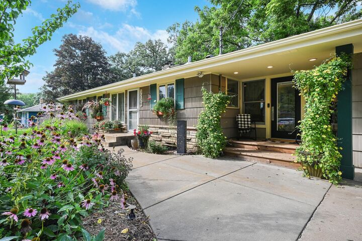 Property Photo:  3220 Harmony Circle  MN 55337 