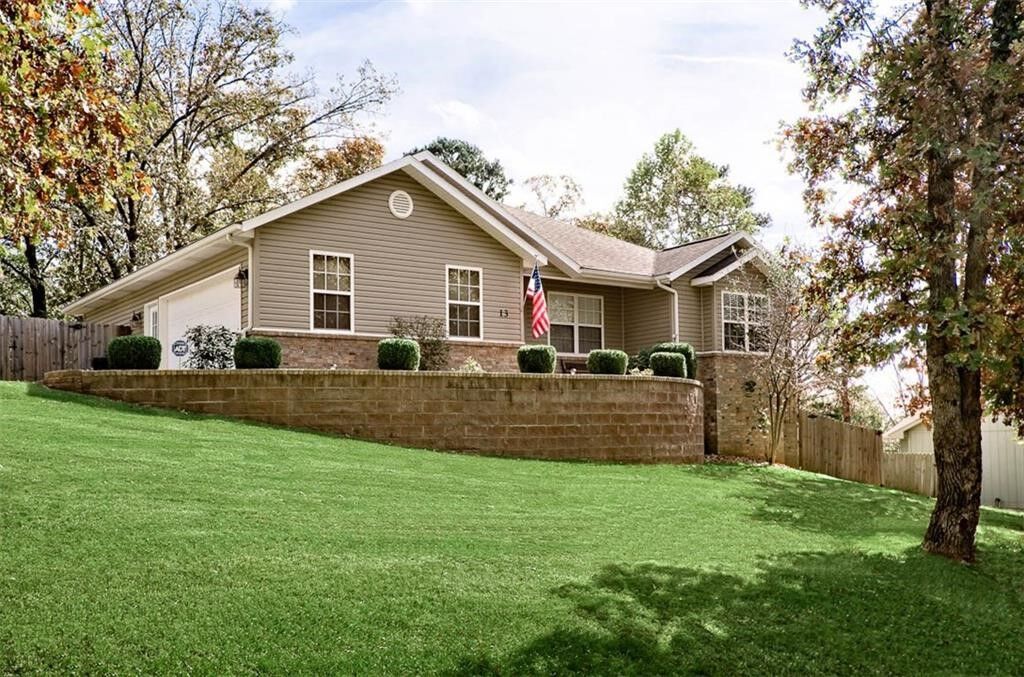Property Photo: 13 Chudleigh Lane AR 72714