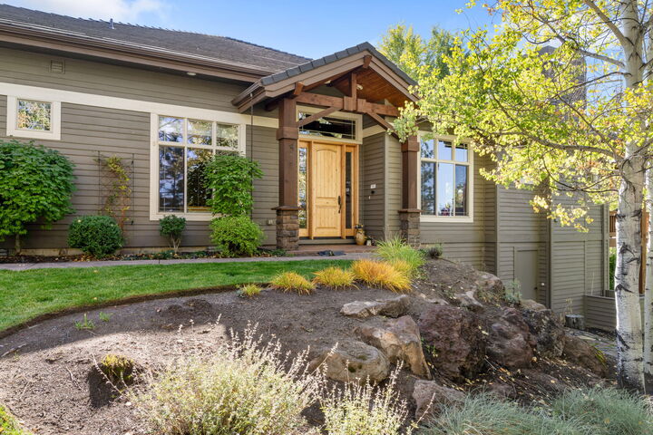 362 NW Phils Loop  Bend OR 97703 photo