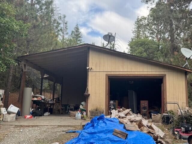 Property Photo: 171 Earhart Road OR 97537
