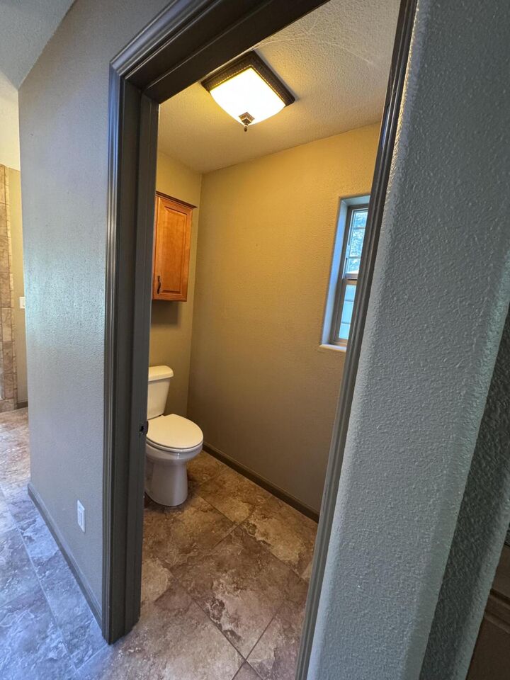 Property Photo: 12330 E Evans Creek Road OR 97537