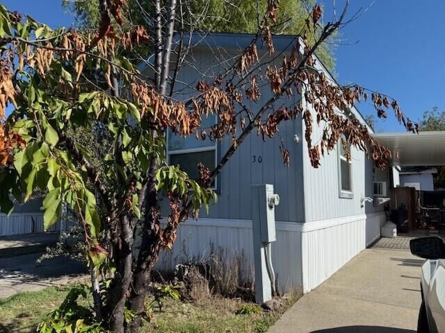 Property Photo: 3601 Avenue C Spc 30 OR 97503