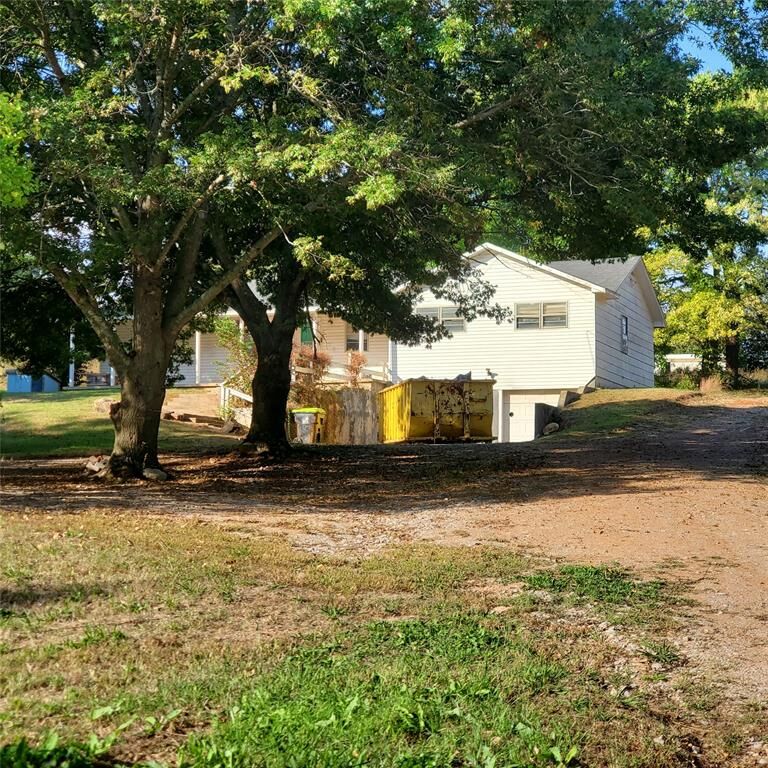 Property Photo:  23615 Johnson Avenue  OK 73080