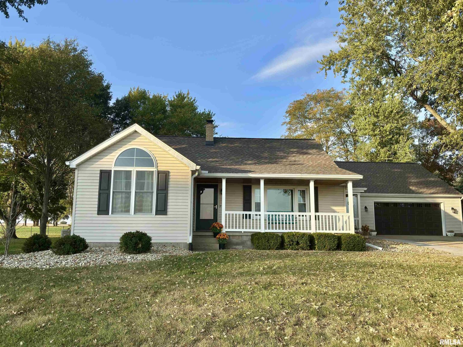 Property Photo: 1202 Tazewood Road IL 61530