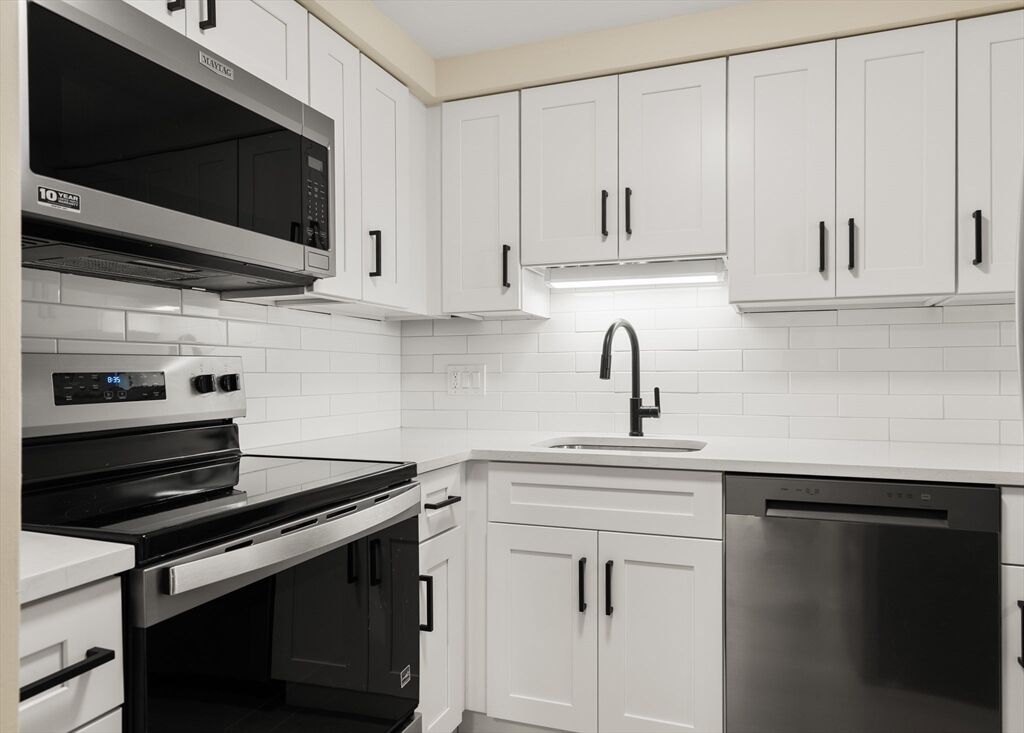 Property Photo: 11 Royal Crest Dr 5 MA 02368