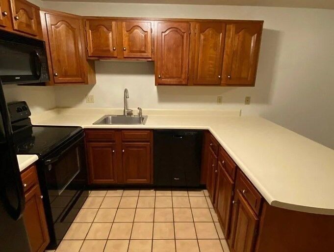 Property Photo:  132 Tyngsboro Road 1  MA 01863 