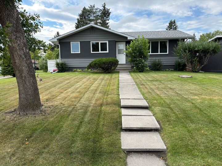 23 Spencer Street  Red Deer AB T4N 0B1 photo