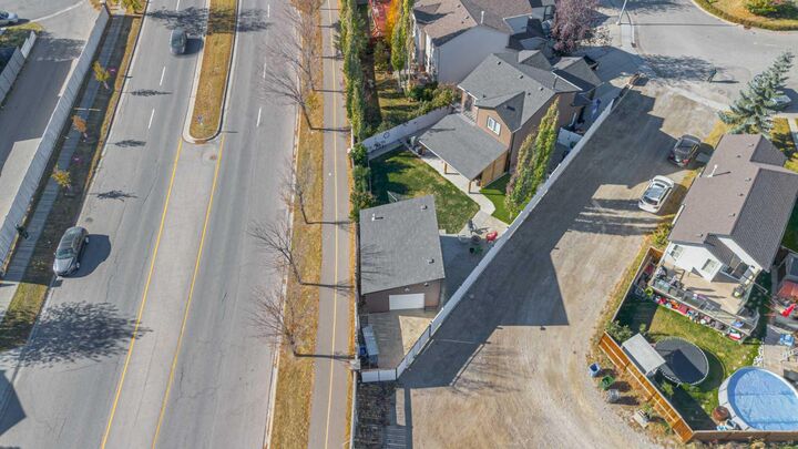 148 Covepark Close NE  Calgary AB T3K 5R5 photo