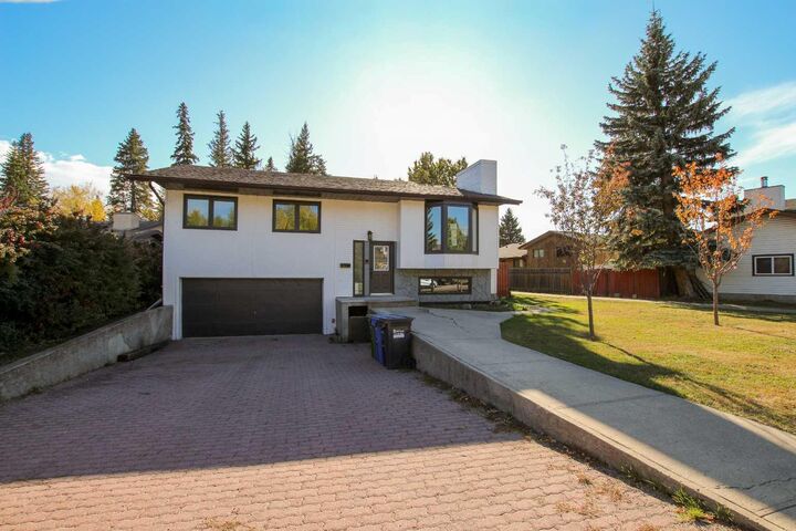Property Photo: 27 Gregson Crescent AB T4P 2K3