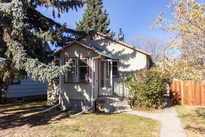 Property Photo: 4206 51A Street AB T4N 2B6