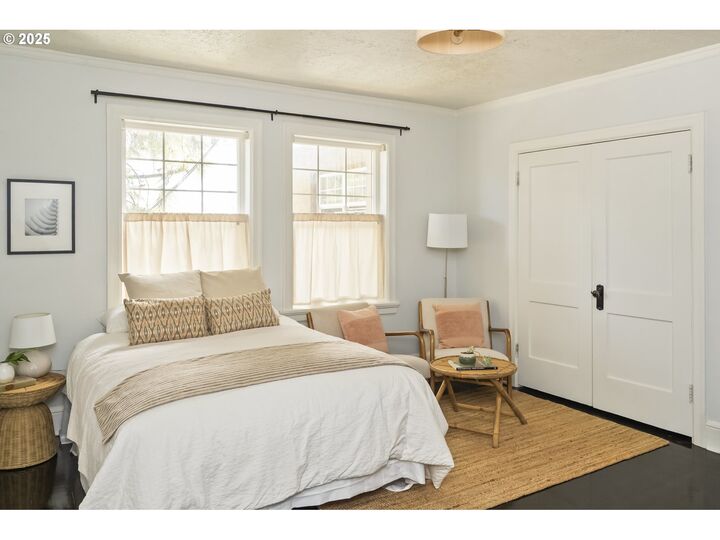 Property Photo:  20 NW 16th Ave 404  OR 97209