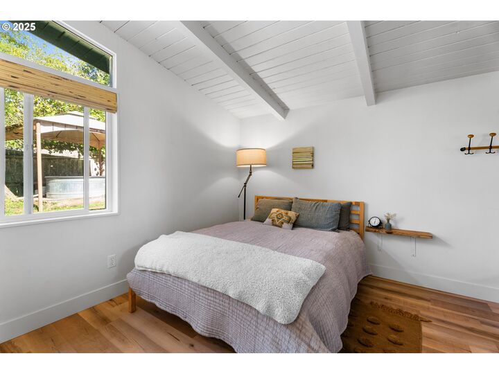 Property Photo:  19482 S Henrici Rd  OR 97045 