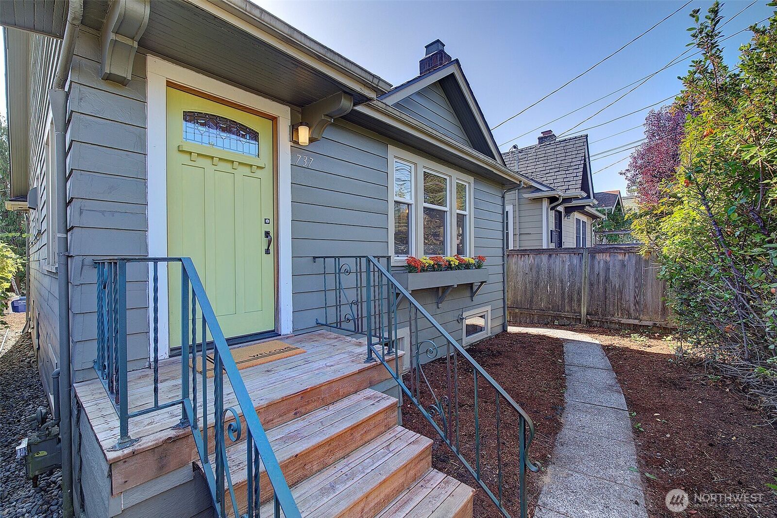 Property Photo: 737 N 80th Street WA 98103