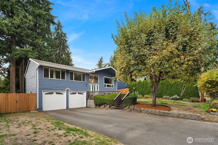 Property Photo:  9625  164th Avenue NE  WA 98052 