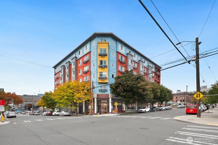 Property Photo: 668 S Lane Street 711 WA 98104