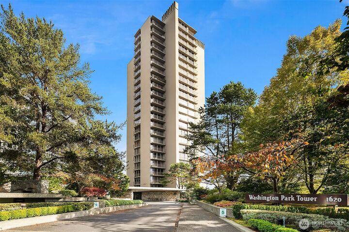 1620  43rd Avenue E 13C  Seattle WA 98112 photo