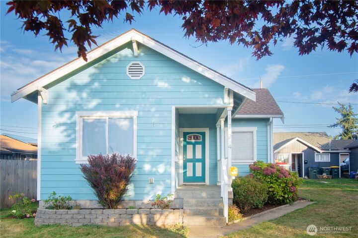 Property Photo:  1724  Iron Street  WA 98225 