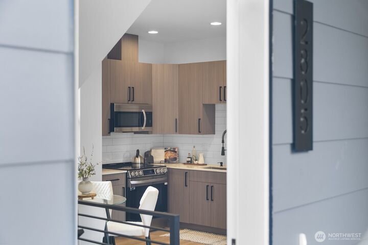 2805 S Grand Street  Seattle WA 98144 photo