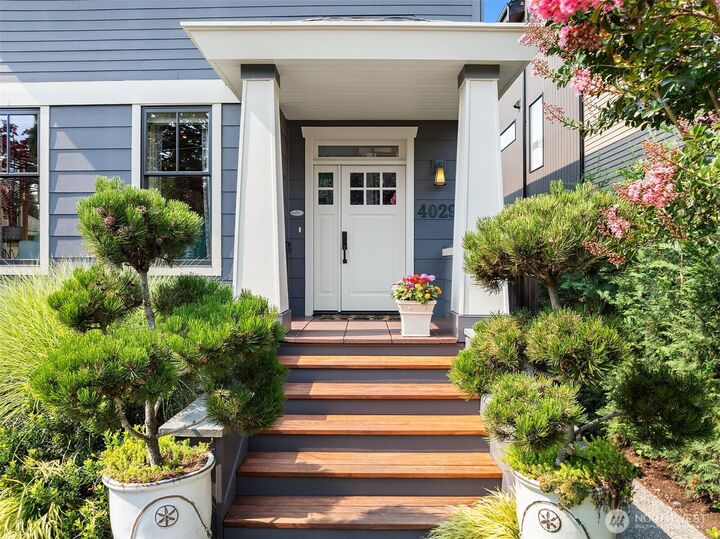 Property Photo: 4029 Ashworth Avenue N WA 98103