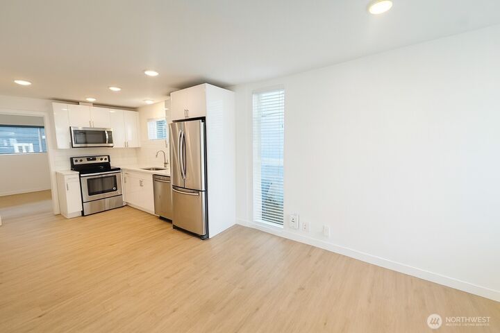 Property Photo: 3521 S Leschi Place 3 WA 98144