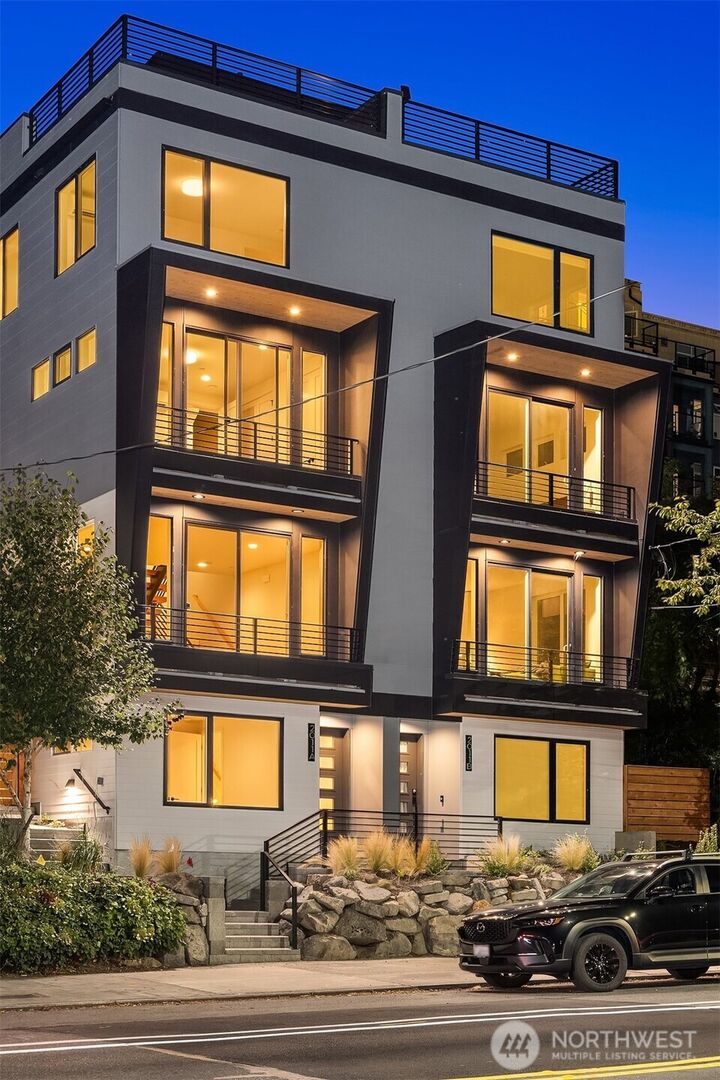 2009  Dexter Avenue N B  Seattle WA 98109 photo