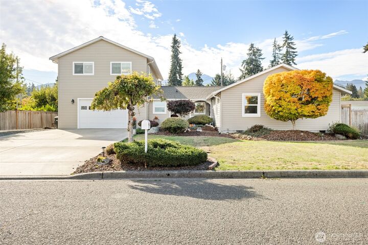 Property Photo:  120  Forest Avenue  WA 98362