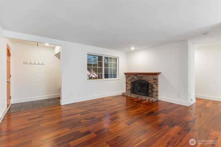 Property Photo: 633 NW 85th Street 101 WA 98117