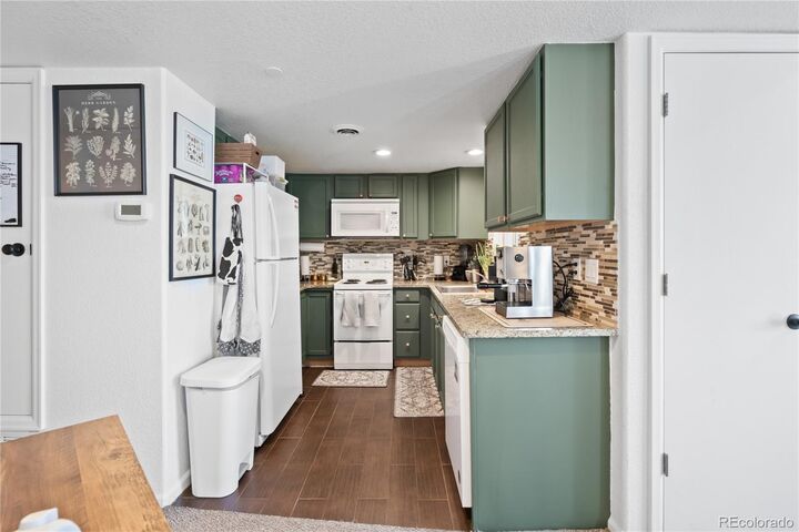 Property Photo:  970 S Dawson Way 9  CO 80012 