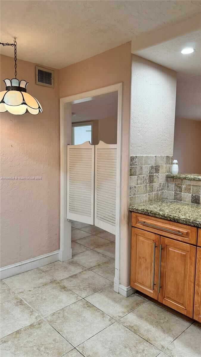 Property Photo: 4740 NW 21st St 303 FL 33313