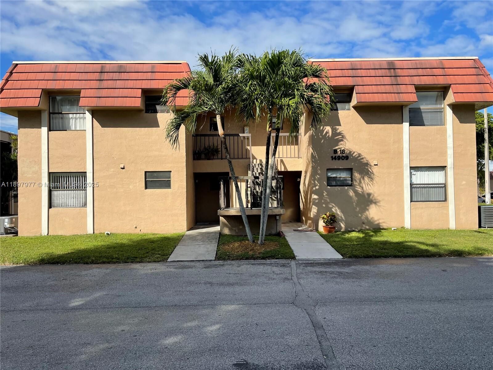 Property Photo: 14909 SW 104th St 18-11 FL 33196