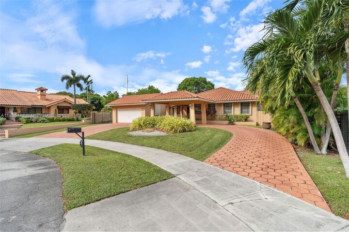 Property Photo: 7040 SW 95th Ct FL 33173