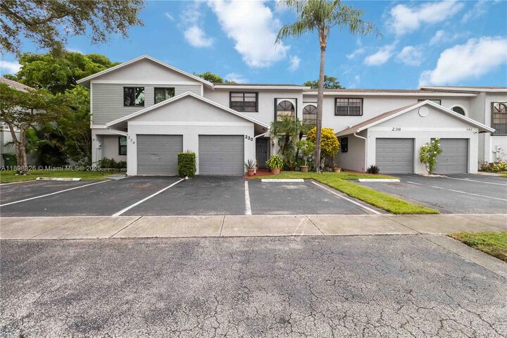 230 NW 106th Ter  Pembroke Pines FL 33026 photo