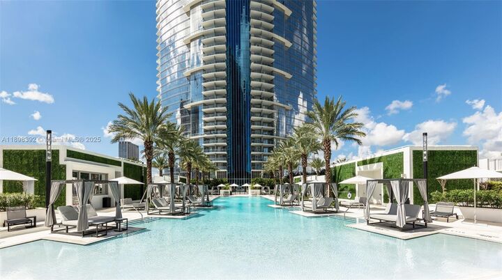 851 NE 1st Ave 4107  Miami FL 33132 photo