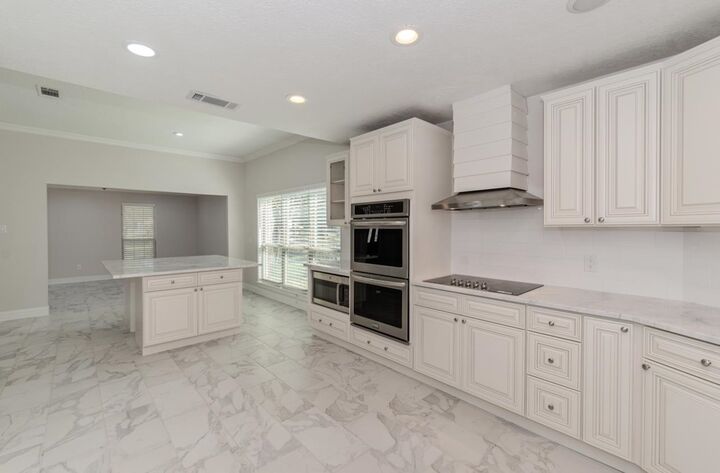 Property Photo:  13435 Wayside  TX 77713