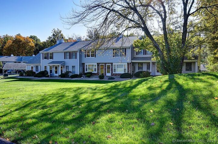 Property Photo:  4 Lexington Court 4  CT 06067 