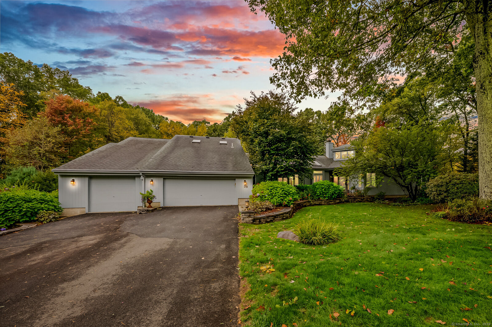 Property Photo:  39 High Ridge Hollow  CT 06001 
