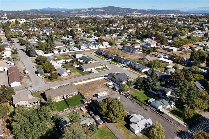 Property Photo: 12523 E Valleyway Ave WA 99216