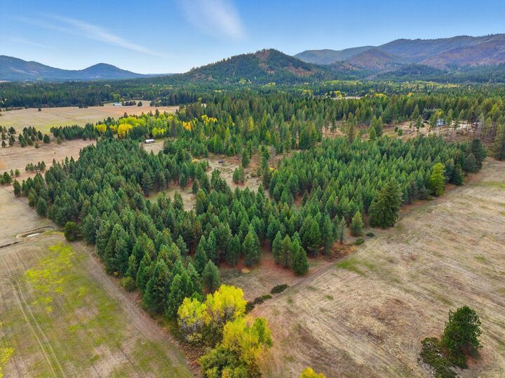 Property Photo: 4710 Price Rd WA 99110