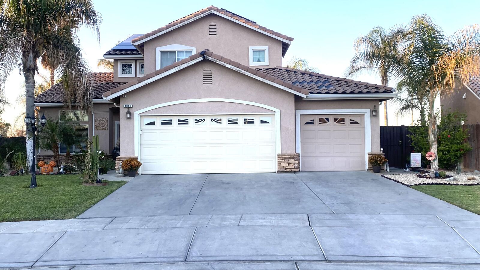 Property Photo: 3060 W Terry Avenue CA 93656