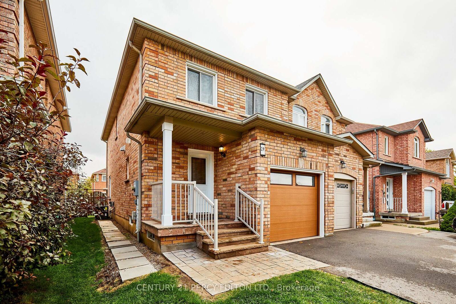 Property Photo:  29 Archbury Circle  ON L7E 2H7 