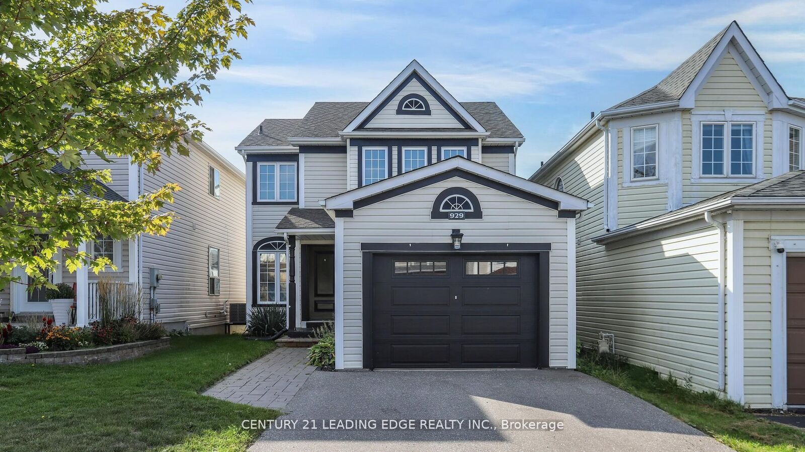 Photo de la propriété:  929 Glenbourne Court  ON L1K 2P8