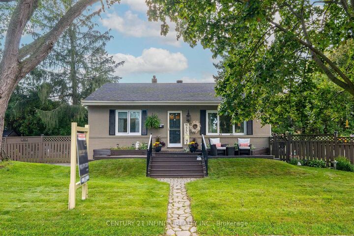 43 Colonial Avenue  Toronto ON M1M 2C3 photo