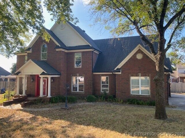 Property Photo:  1409 Sterling Court  OK 74434