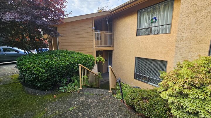 Property Photo: 639 Kildew Rd 12 BC V9B 1Z6