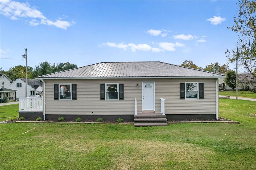 Property Photo: 203 Level St PA 15314